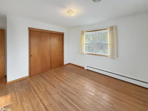 203 11th Street SE Hampton IA 50441