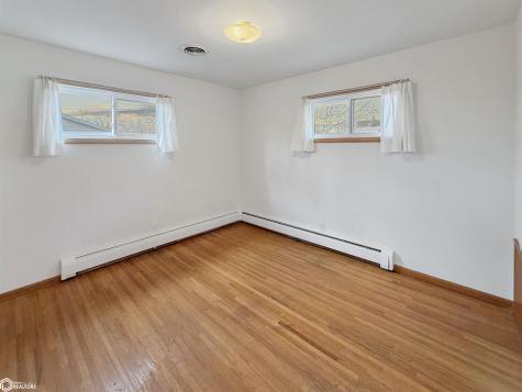 203 11th Street SE Hampton IA 50441