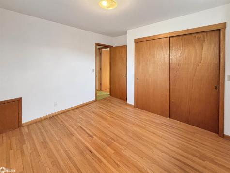 203 11th Street SE Hampton IA 50441