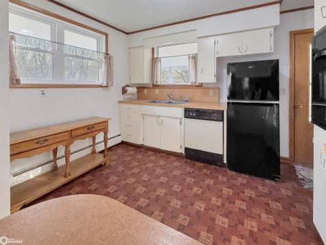 203 11th Street SE Hampton IA 50441