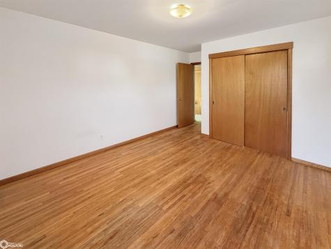 203 11th Street SE Hampton IA 50441