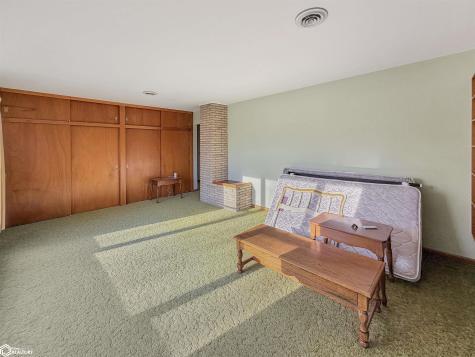 203 11th Street SE Hampton IA 50441