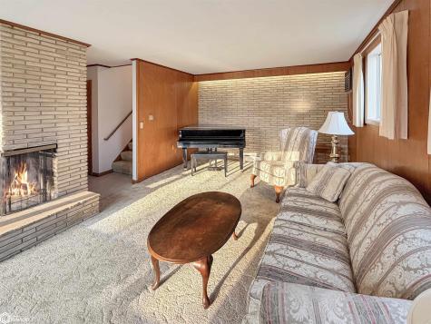 203 11th Street SE Hampton IA 50441