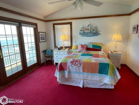 2707 S Lakeview Drive Clear Lake IA 50428-7080