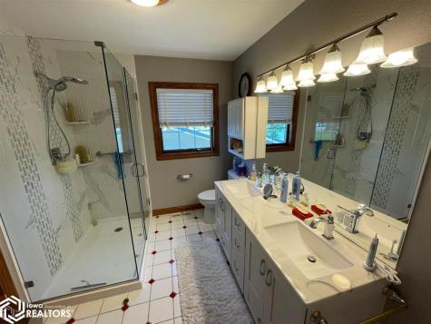 2707 S Lakeview Drive Clear Lake IA 50428-7080