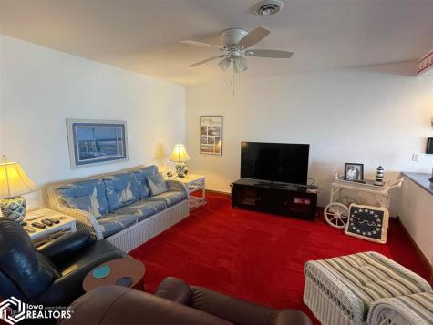 2707 S Lakeview Drive Clear Lake IA 50428-7080