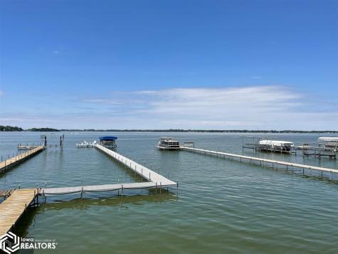 2707 S Lakeview Drive Clear Lake IA 50428-7080