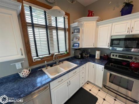 2707 S Lakeview Drive Clear Lake IA 50428-7080