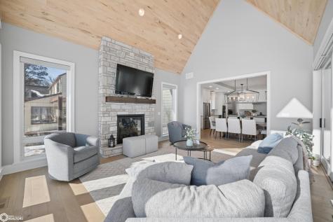1811 N Shore Drive Clear Lake IA 50428