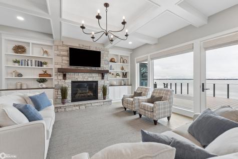 1811 N Shore Drive Clear Lake IA 50428