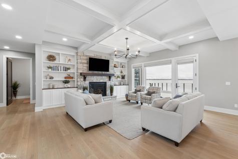 1811 N Shore Drive Clear Lake IA 50428