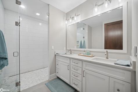 1811 N Shore Drive Clear Lake IA 50428