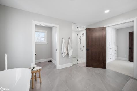 1811 N Shore Drive Clear Lake IA 50428