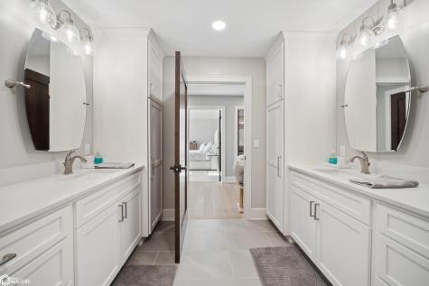 1811 N Shore Drive Clear Lake IA 50428