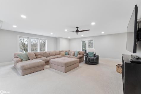 1811 N Shore Drive Clear Lake IA 50428