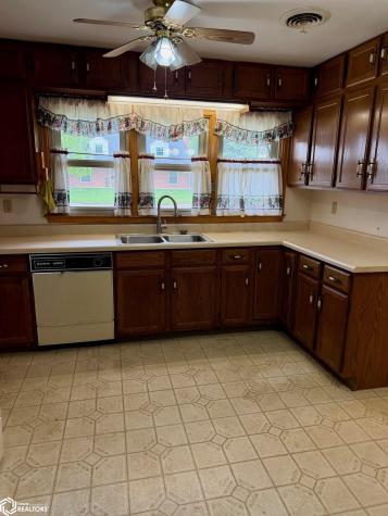 903 2nd Avenue NE Clarion IA 50525