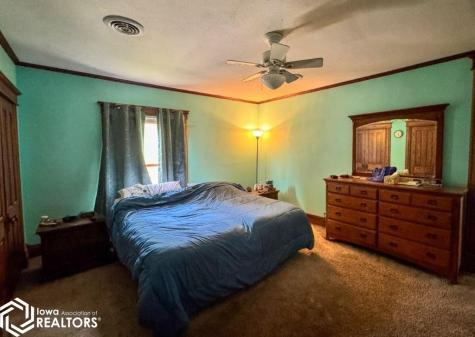 602 Central Avenue E Hampton IA 50441