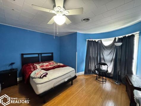 602 Central Avenue E Hampton IA 50441