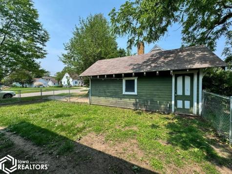 602 Central Avenue E Hampton IA 50441