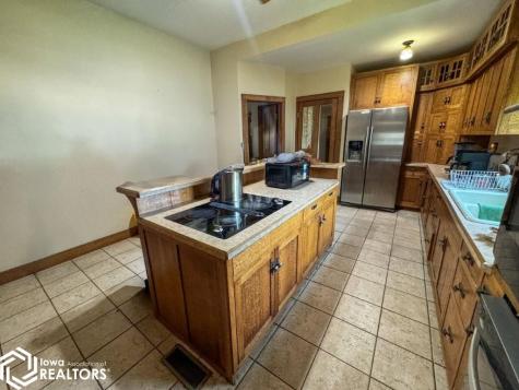 602 Central Avenue E Hampton IA 50441