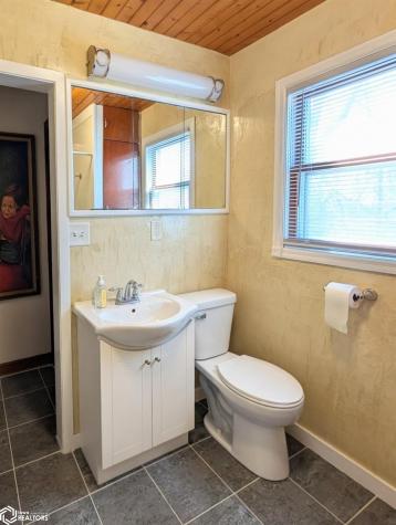 570 310th Street Woden IA 50484