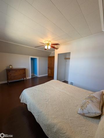 570 310th Street Woden IA 50484