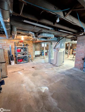 570 310th Street Woden IA 50484
