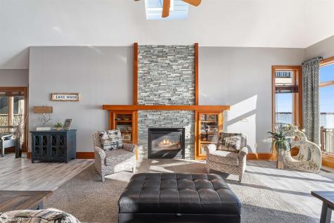 1419 N Shore Drive Clear Lake IA 50428
