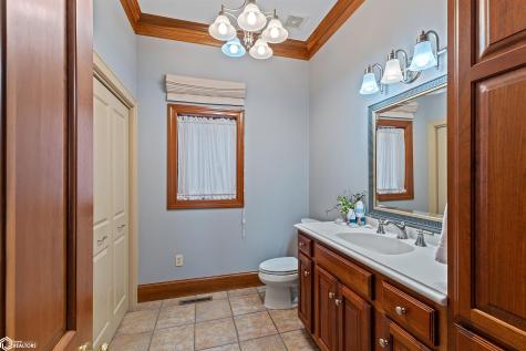 1419 N Shore Drive Clear Lake IA 50428
