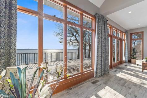1419 N Shore Drive Clear Lake IA 50428