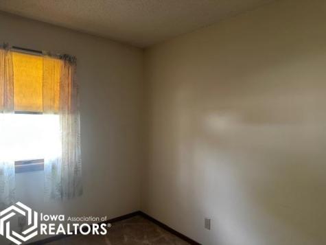 571 2nd Street SE Britt IA 50423