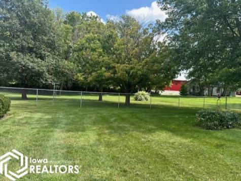 571 2nd Street SE Britt IA 50423