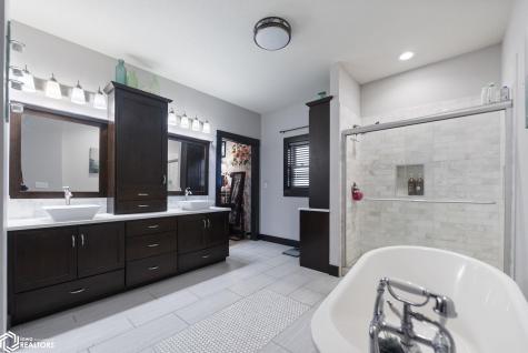 222 Thompson Street Sheffield IA 50475