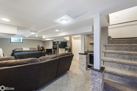 222 Thompson Street Sheffield IA 50475