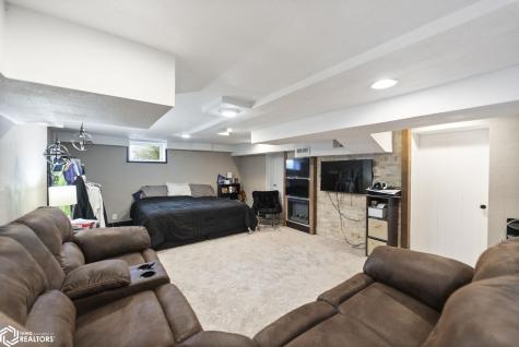 222 Thompson Street Sheffield IA 50475