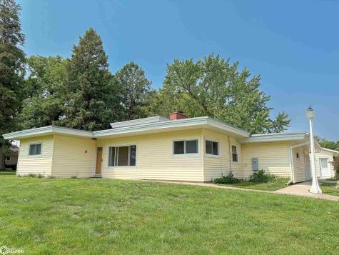 1706 N Federal Street Hampton IA 50441