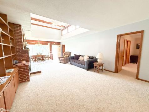 1706 N Federal Street Hampton IA 50441