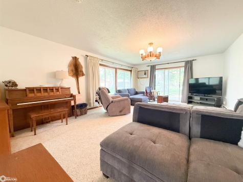 1706 N Federal Street Hampton IA 50441