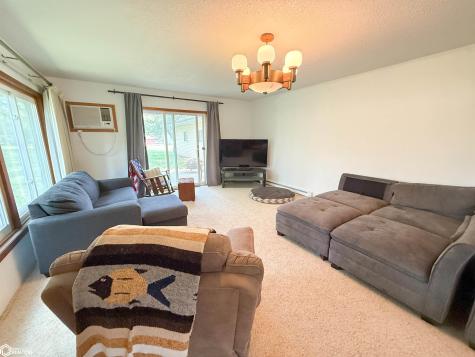 1706 N Federal Street Hampton IA 50441