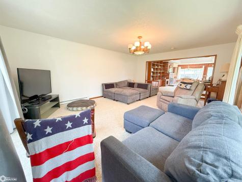 1706 N Federal Street Hampton IA 50441