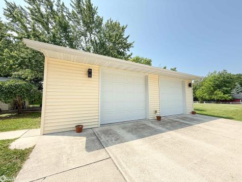 1706 N Federal Street Hampton IA 50441