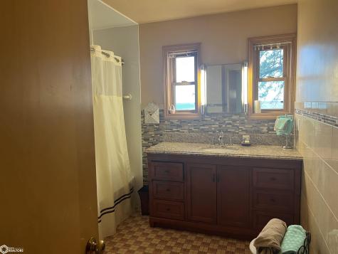 1045 Rake Avenue Belmond IA 50421