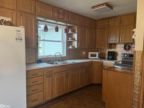 1045 Rake Avenue Belmond IA 50421