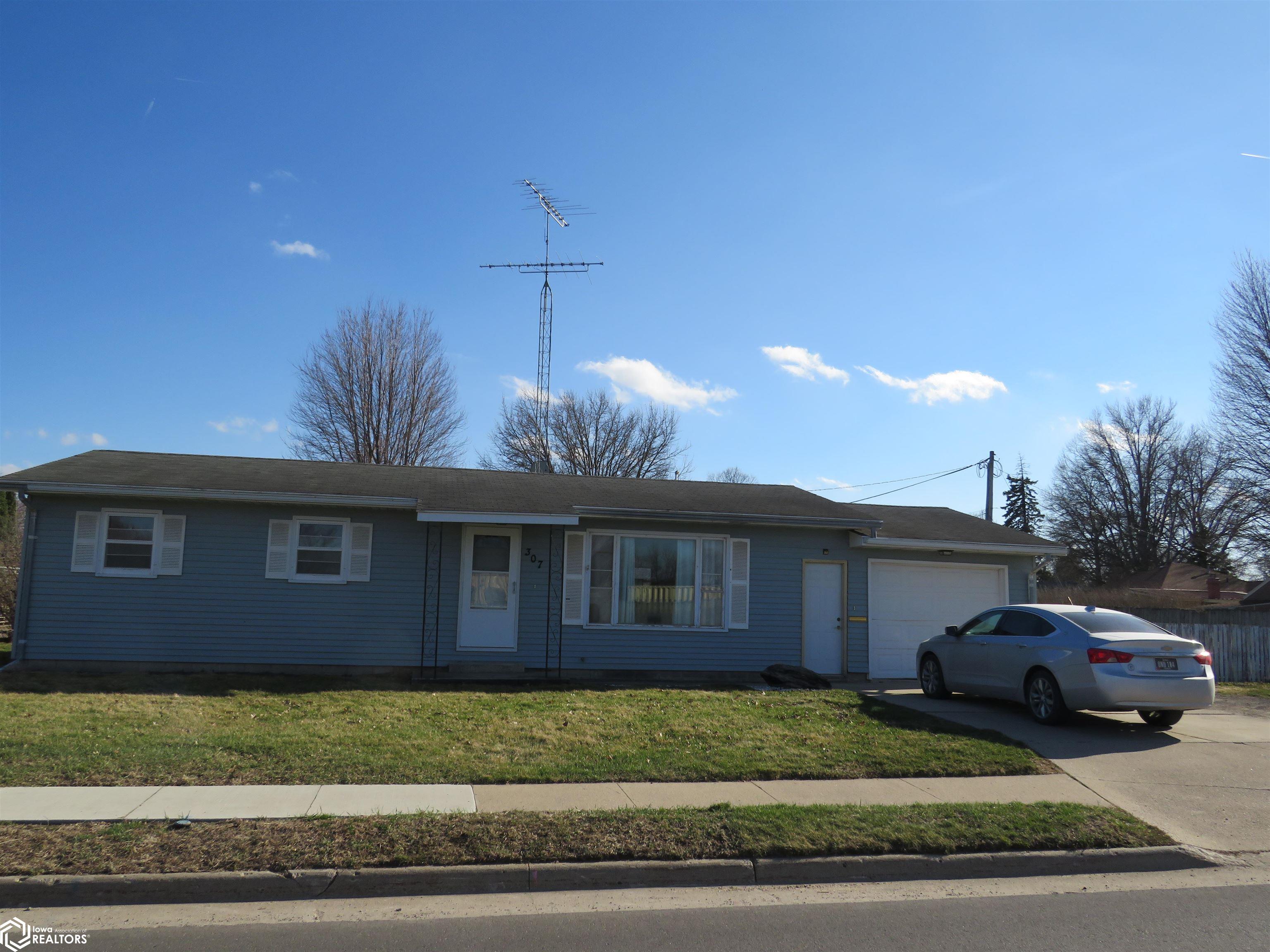 307 12th Avenue NE Hampton IA 50441