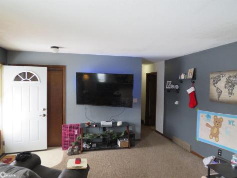 307 12th Avenue NE Hampton IA 50441