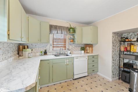 726 S 4th Street Forest City IA 50436