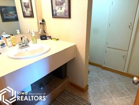 1003 NE 2nd Avenue Clarion IA 50525
