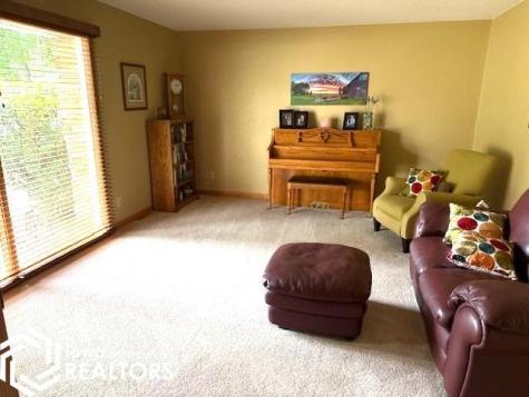 1003 NE 2nd Avenue Clarion IA 50525