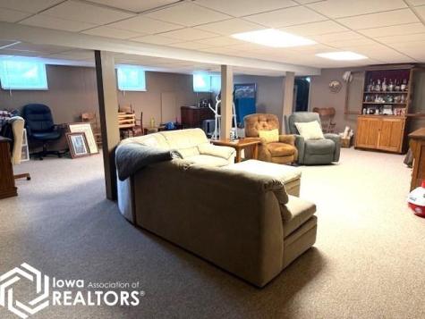 1003 NE 2nd Avenue Clarion IA 50525