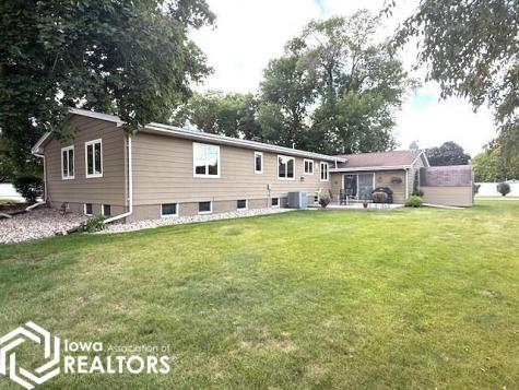 1003 NE 2nd Avenue Clarion IA 50525